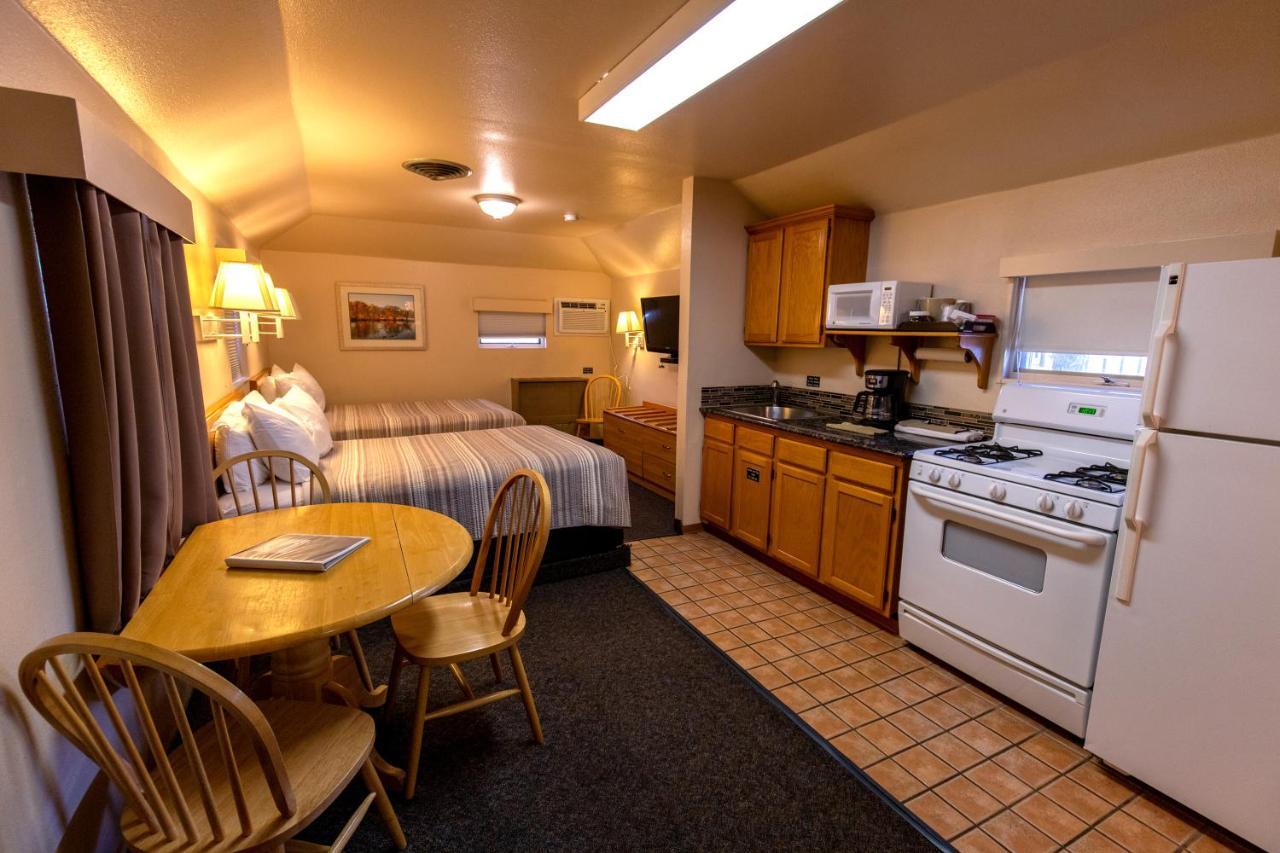 ساليدا Woodland Motel المظهر الخارجي الصورة