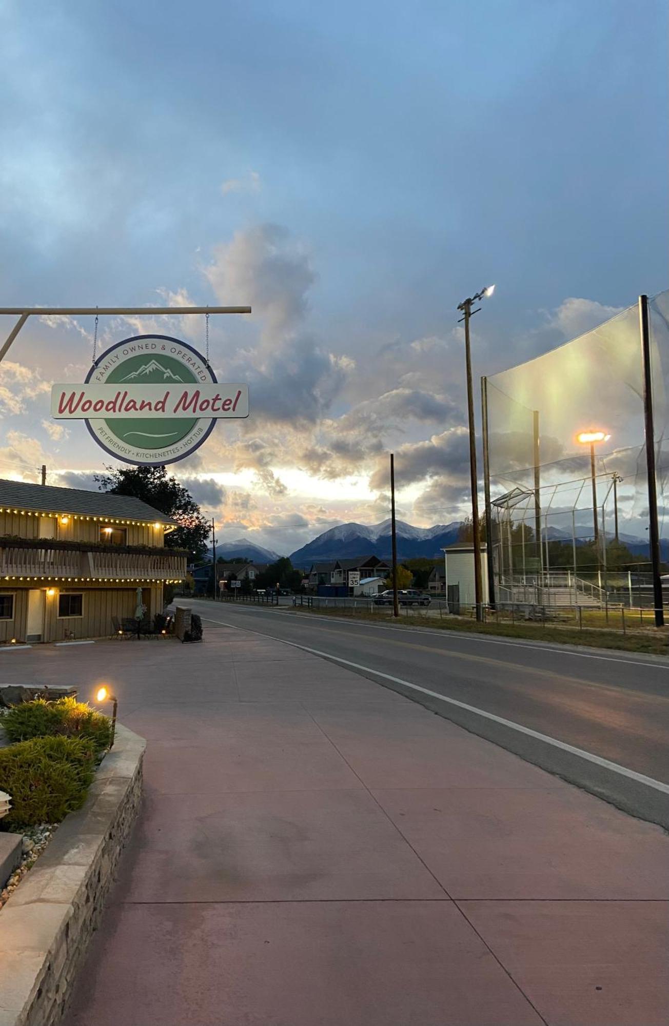 ساليدا Woodland Motel المظهر الخارجي الصورة